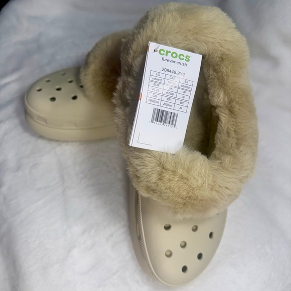 CROCS Shoes - Crocs Furever Crush Clog NWT 10W 8M